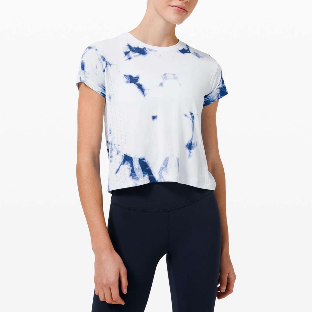 Lululemon‎ Train To Be Short Sleeve Tee Shibori in Regatta Blue